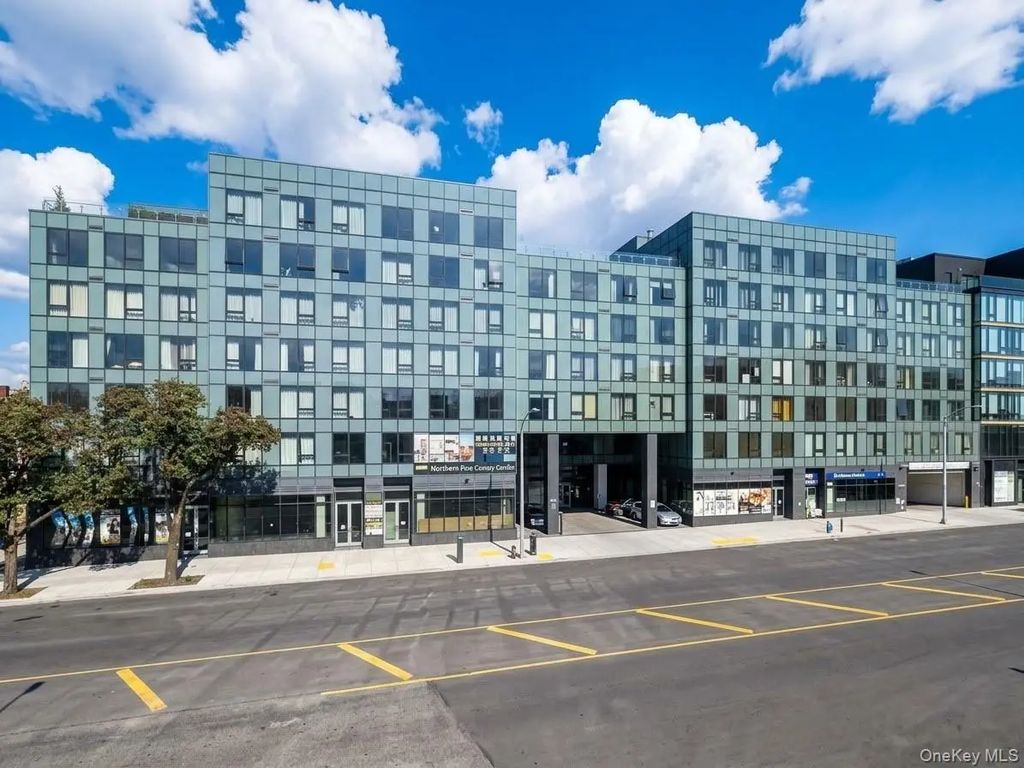 14449 S Northern Boulevard # 412, Flushing