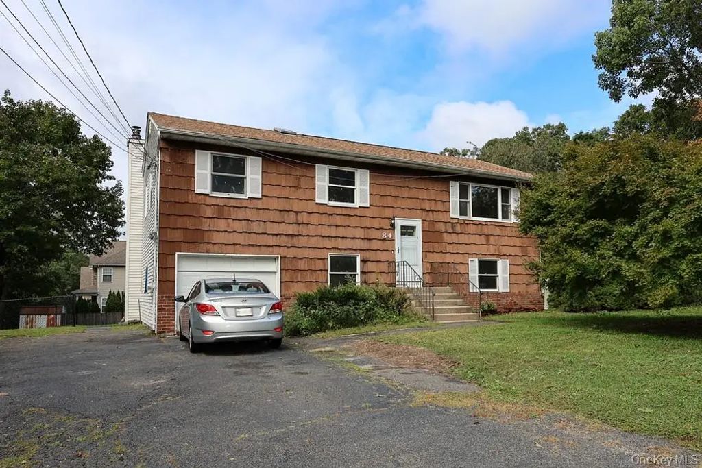 84 Craft Road, Centereach