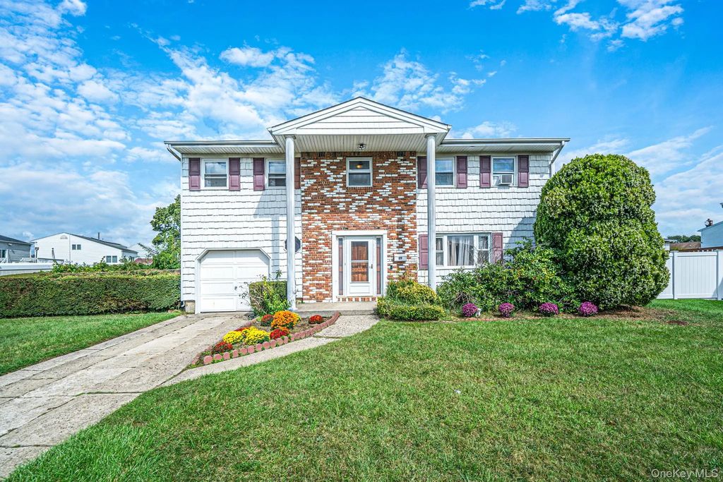 29 Sunshine Lane, Amityville