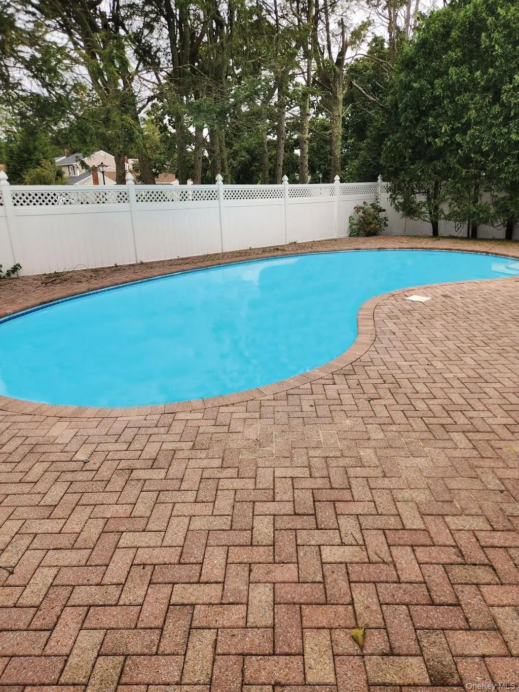7 Bertlee Drive, Huntington