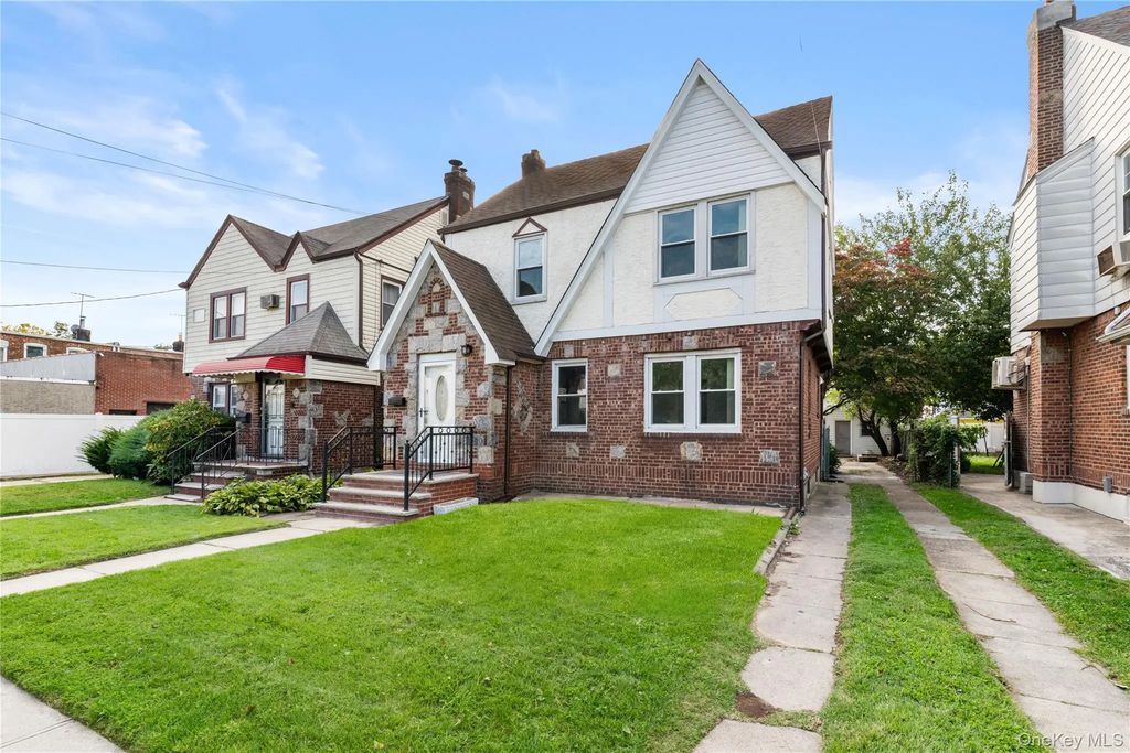 4554 172nd Street, Flushing