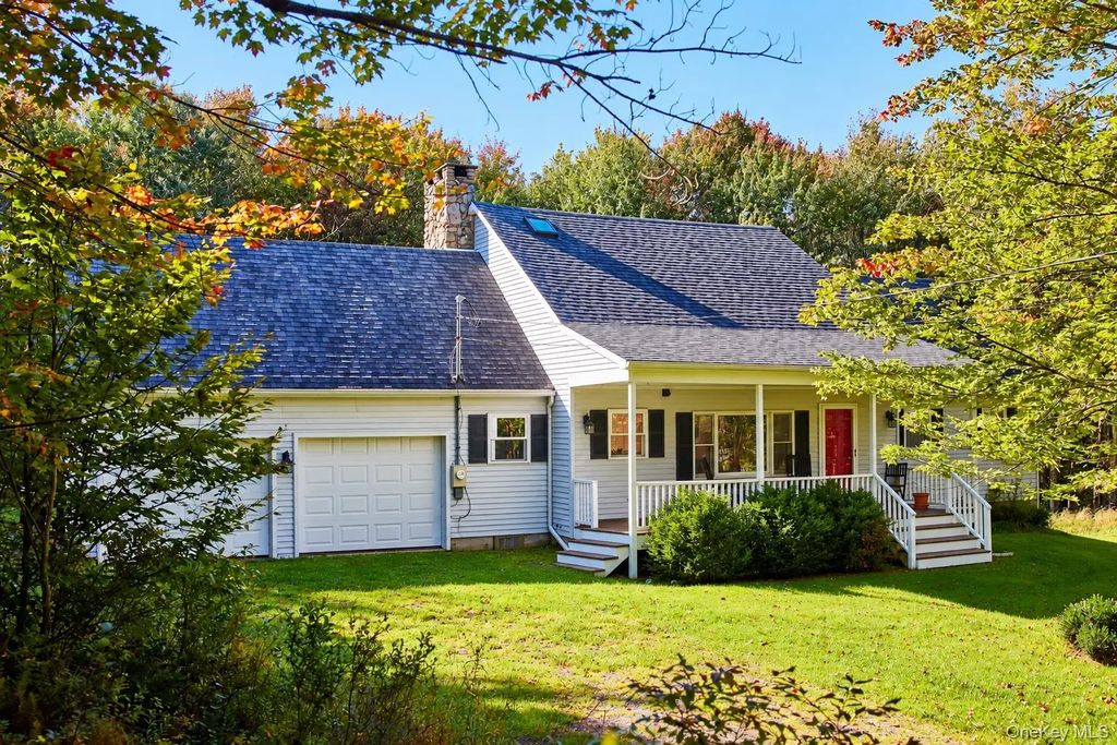 452 White Roe Lake Road, Livingston Manor