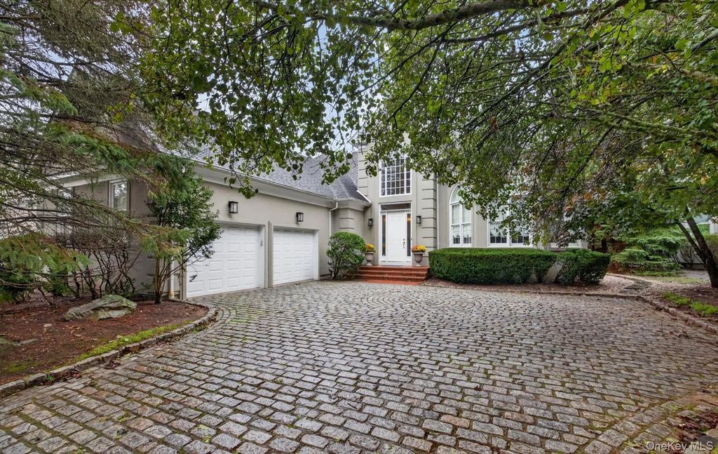 36 Stone Hill Drive S, Manhasset