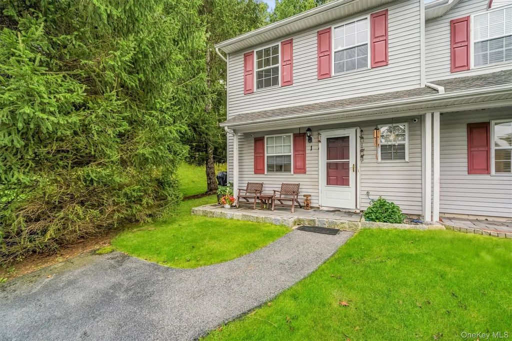 1 Nancy Court, Monroe