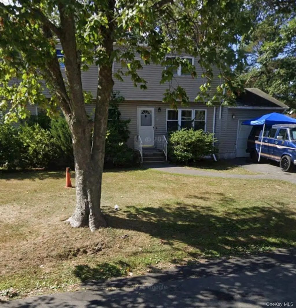 24 Floyd Street, Deer Park