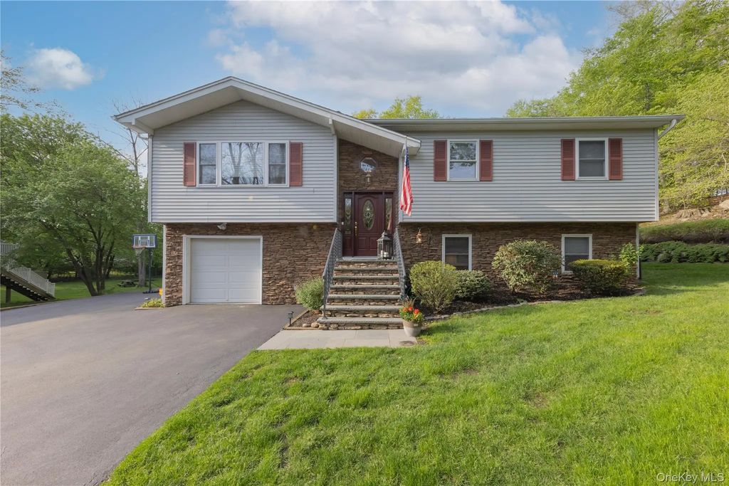 5 Nickolaus Lane, Nanuet