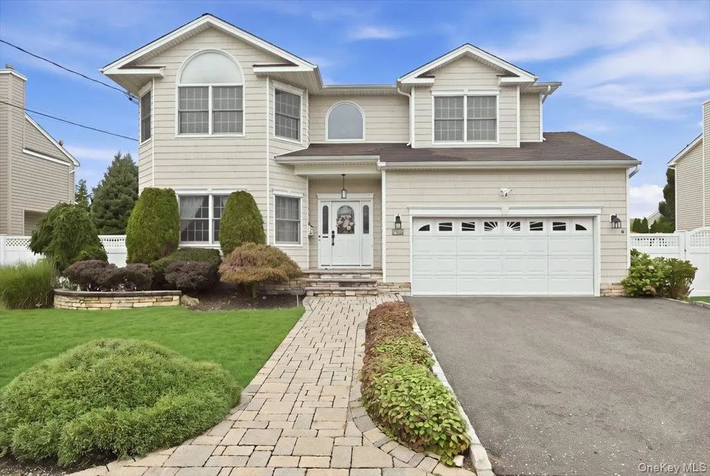 151 Monroe Street, Massapequa Park