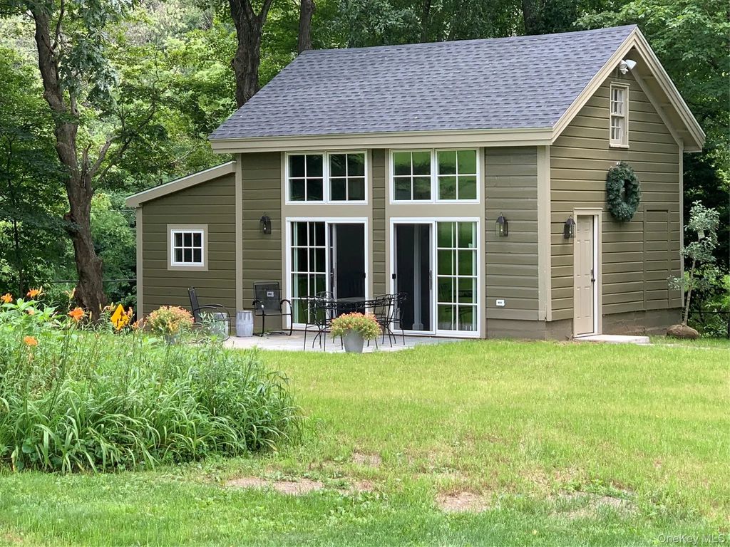 1684 Route 83, Pine Plains