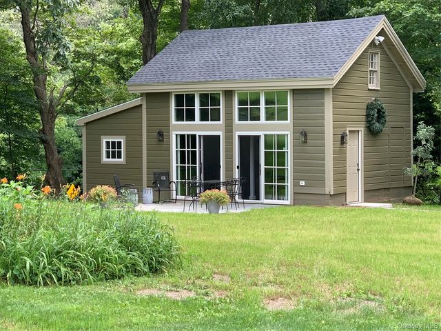 1684 Route 83, Pine Plains