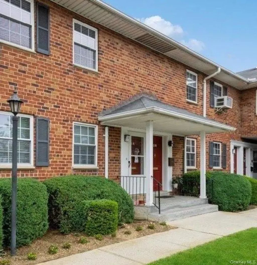 2549 Jerusalem Avenue # 2r, North Bellmore
