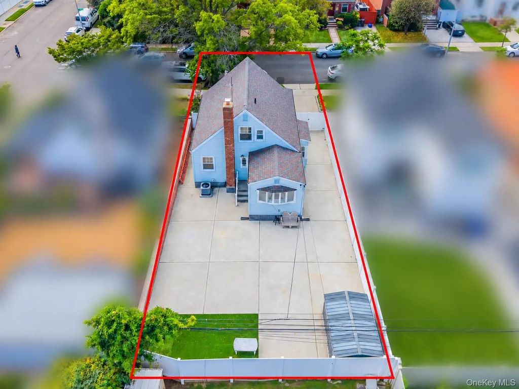16363 20th Avenue, Whitestone