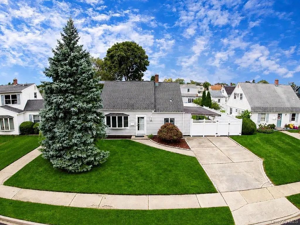 34 Chapel Lane, Levittown