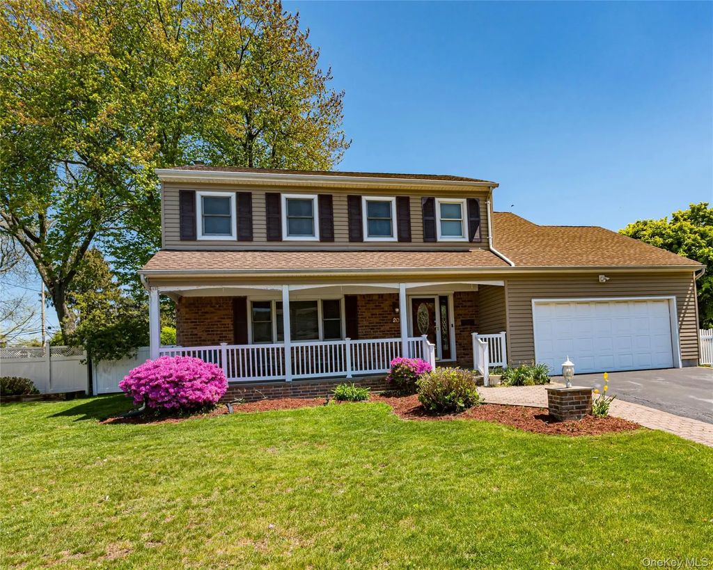 20 Evon Drive Sw, Syosset