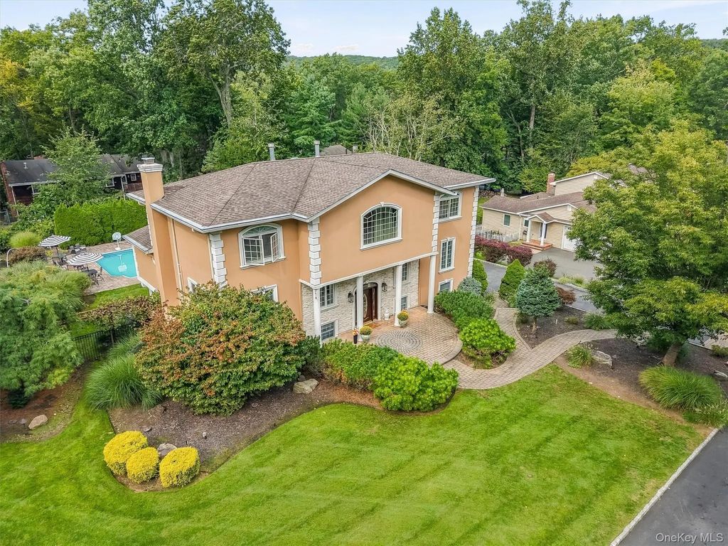 22 Beaumont Drive, New City