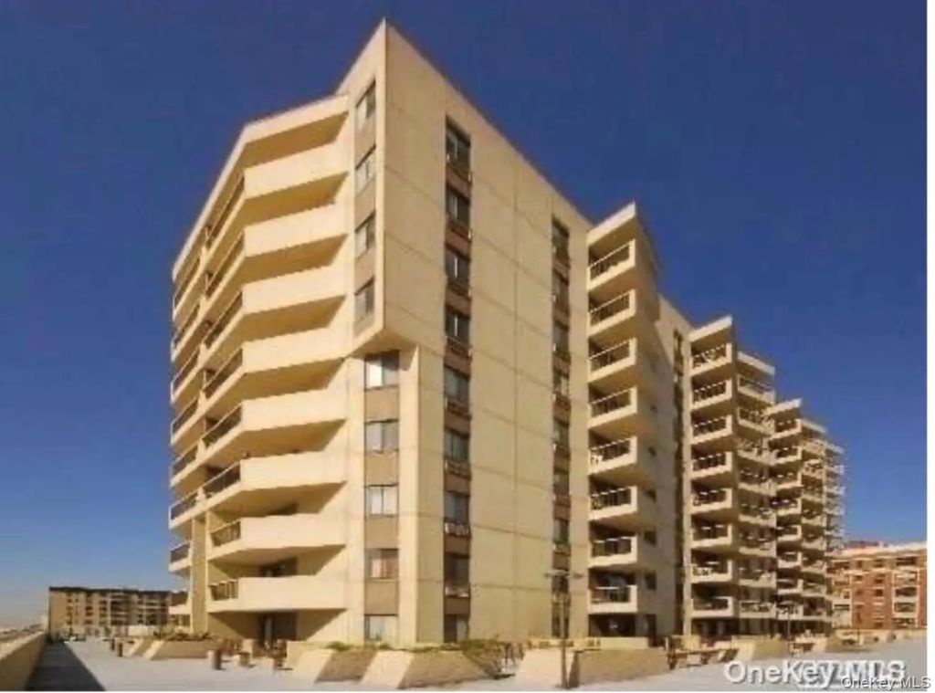 360 Shore Road # 2g, Long Beach