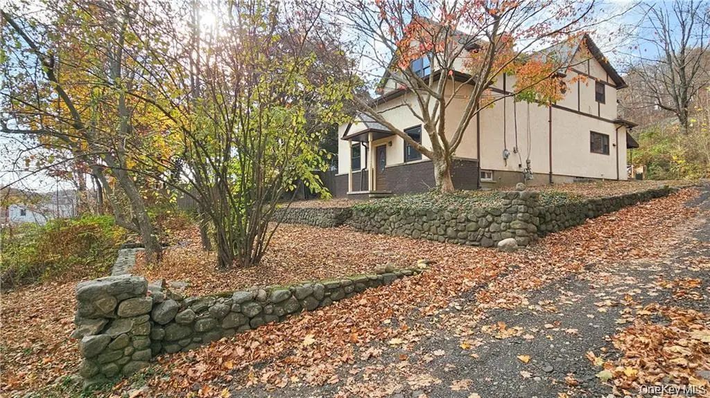217 Orange Turnpike, Sloatsburg