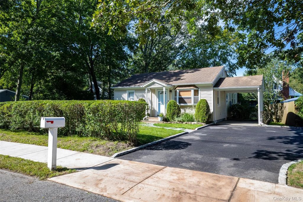 51 Wakeman Road, Hampton Bays