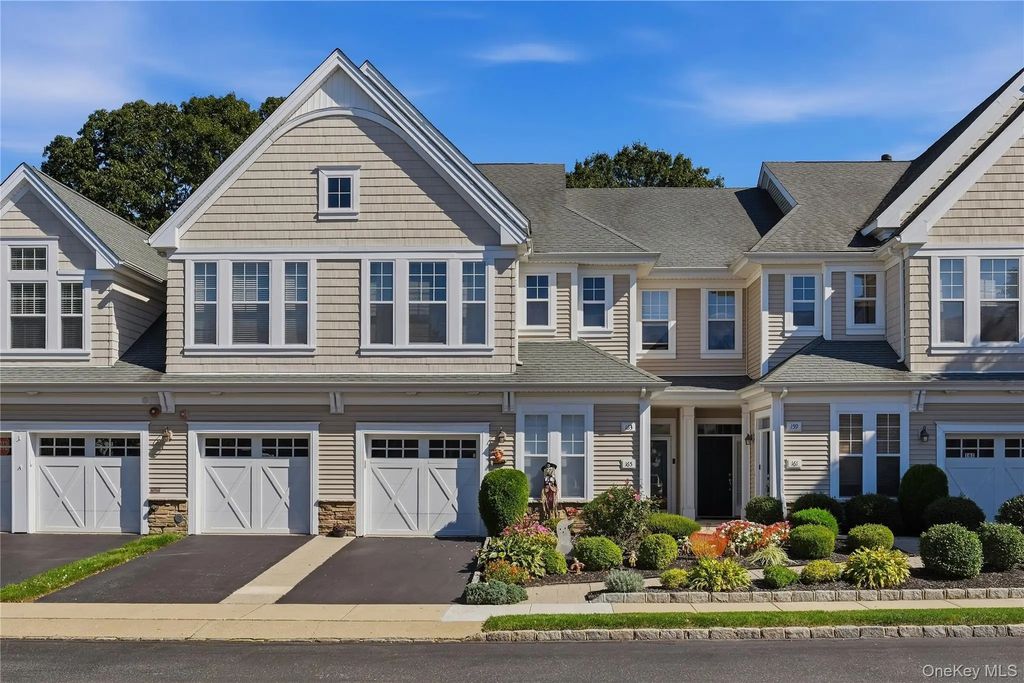 163 Symphony Drive, Lake Grove