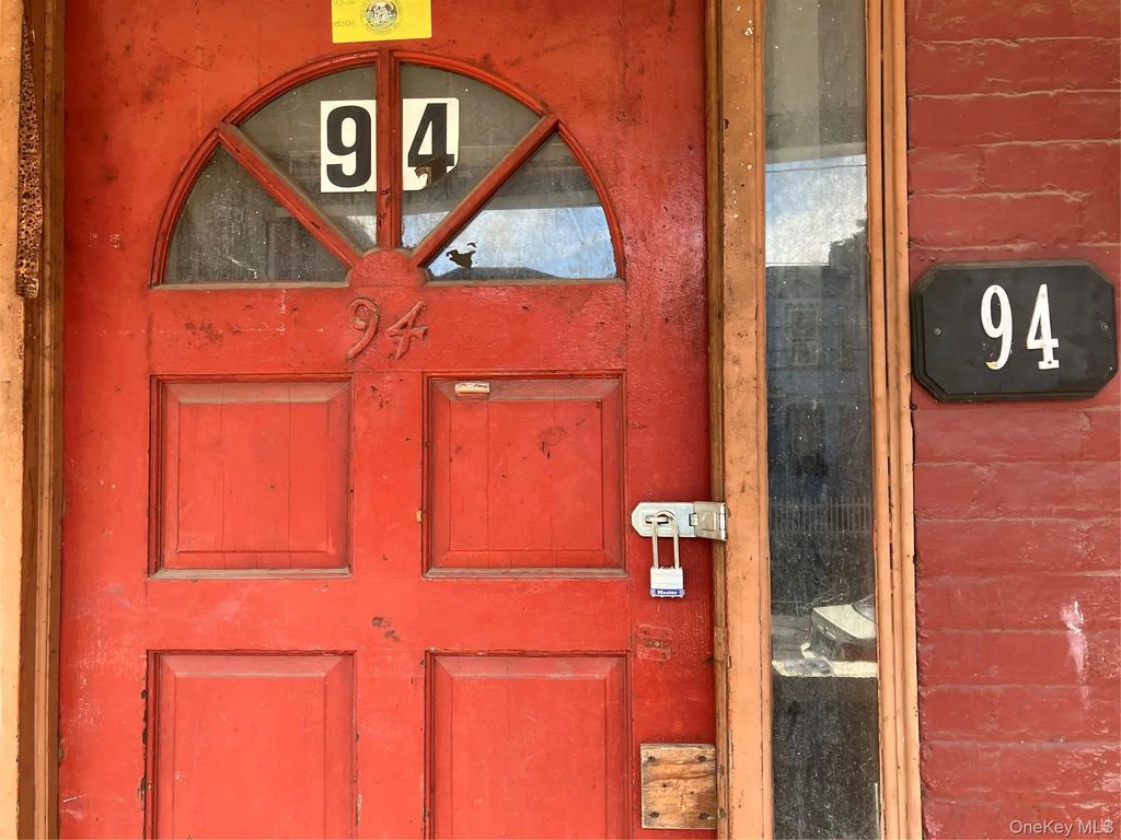 94 Overlook Place, Newburgh