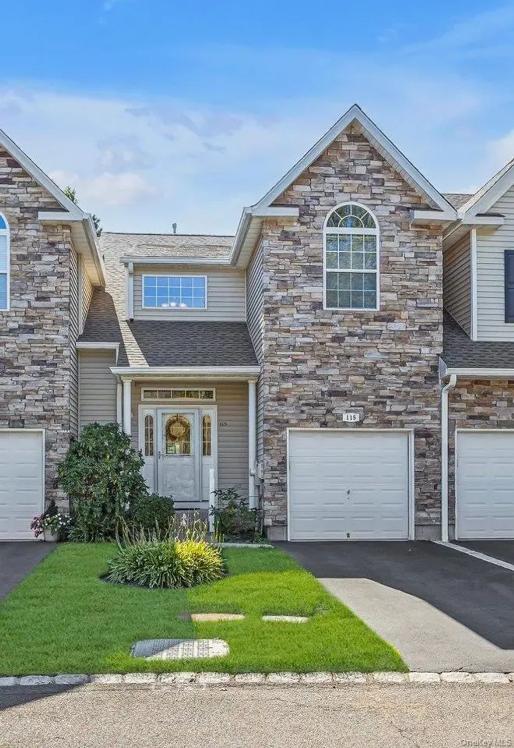 115 Manitou Trail, Kings Park