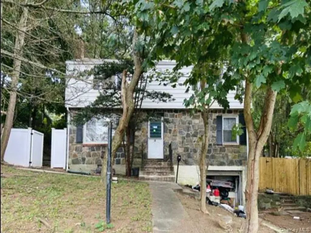 34 St Eleanoras Lane, Yonkers