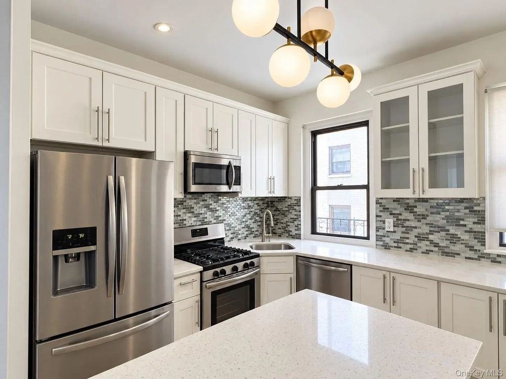 21-68 35 Street # 3b, Astoria