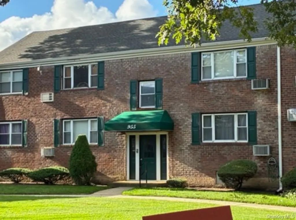 955 Fenwood Drive # 1, Valley Stream