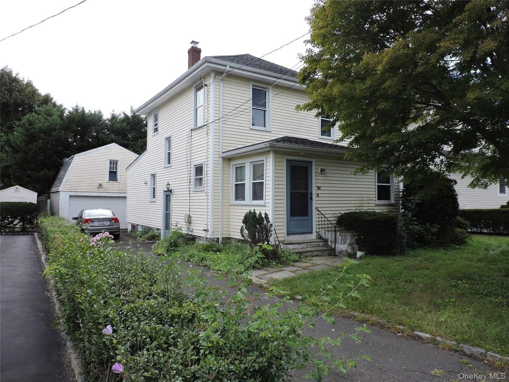 94 Locust Avenue, Scarsdale