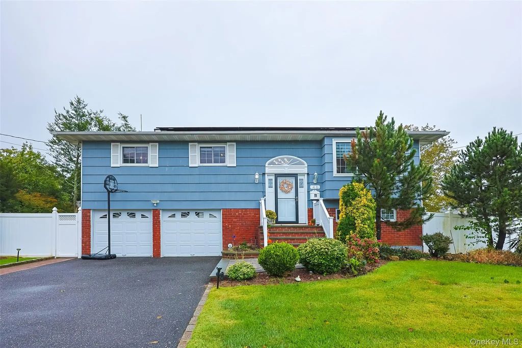 46 Convent Road, Syosset