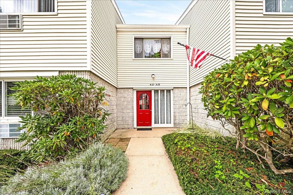 42 Richmond Boulevard # 3a, Ronkonkoma