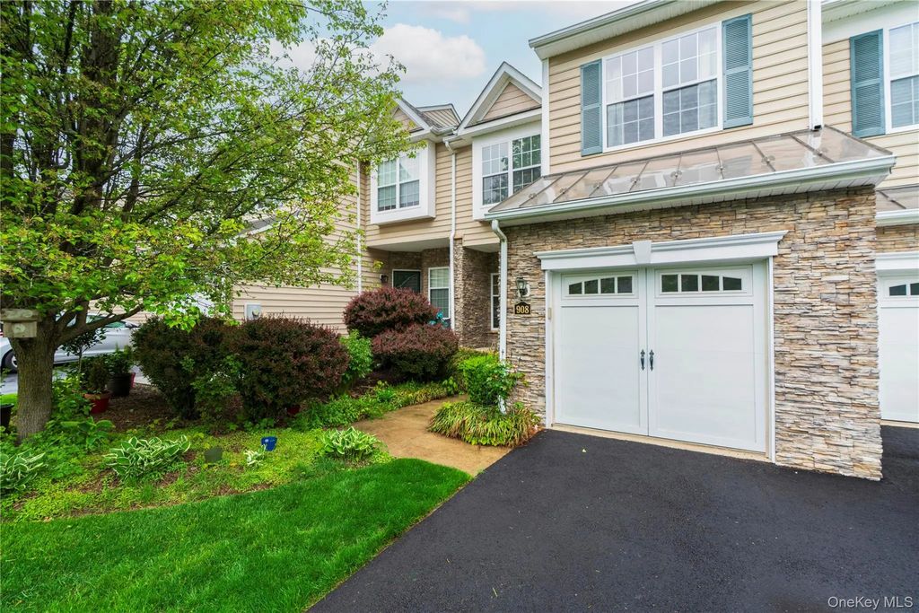 908 Huntington Drive, Fishkill