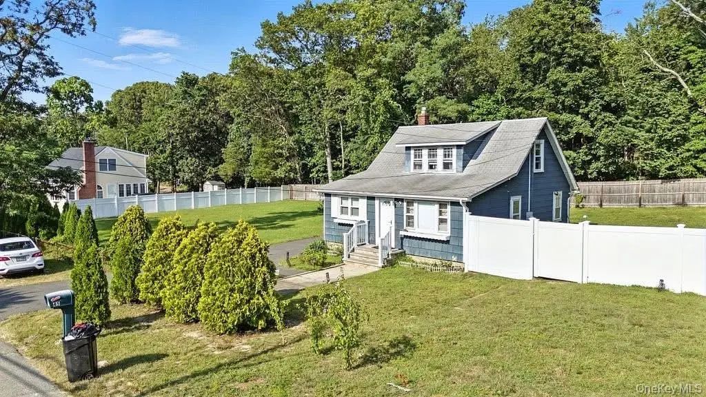 45 Columbus Avenue # 45, Farmingville