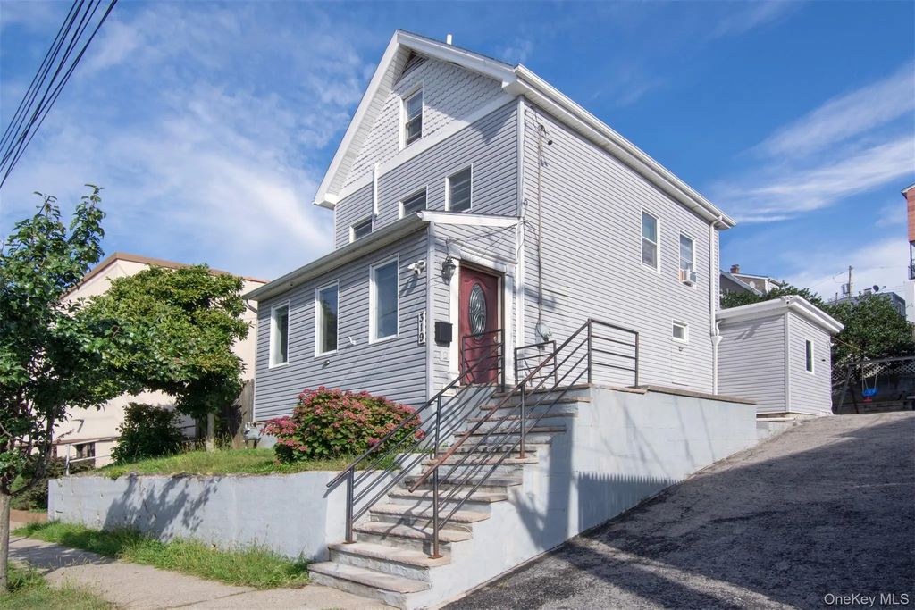319 N Macquesten Parkway, Mount Vernon