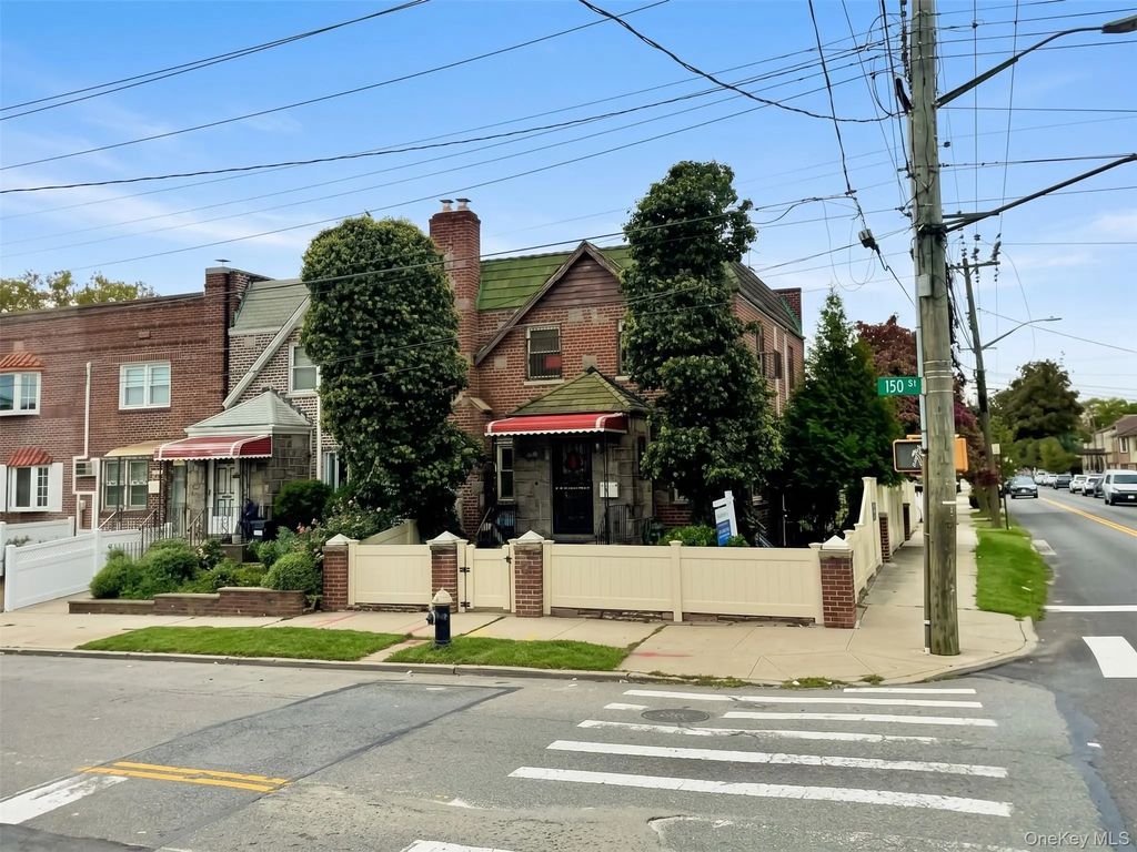 2002 150th Street, Whitestone