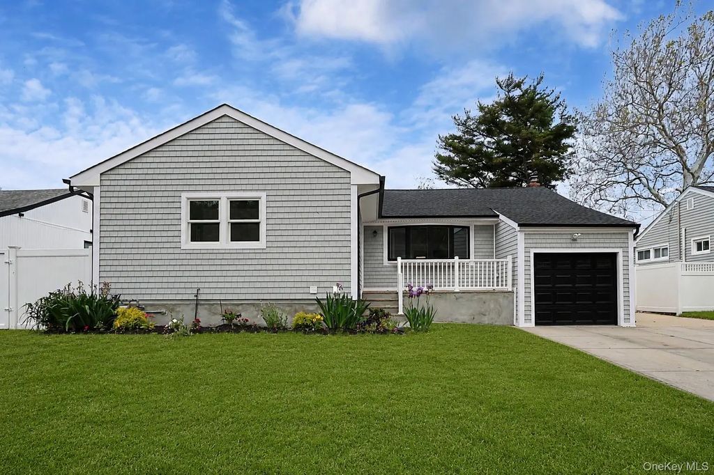 224 Hungry Harbor Road, Valley Stream