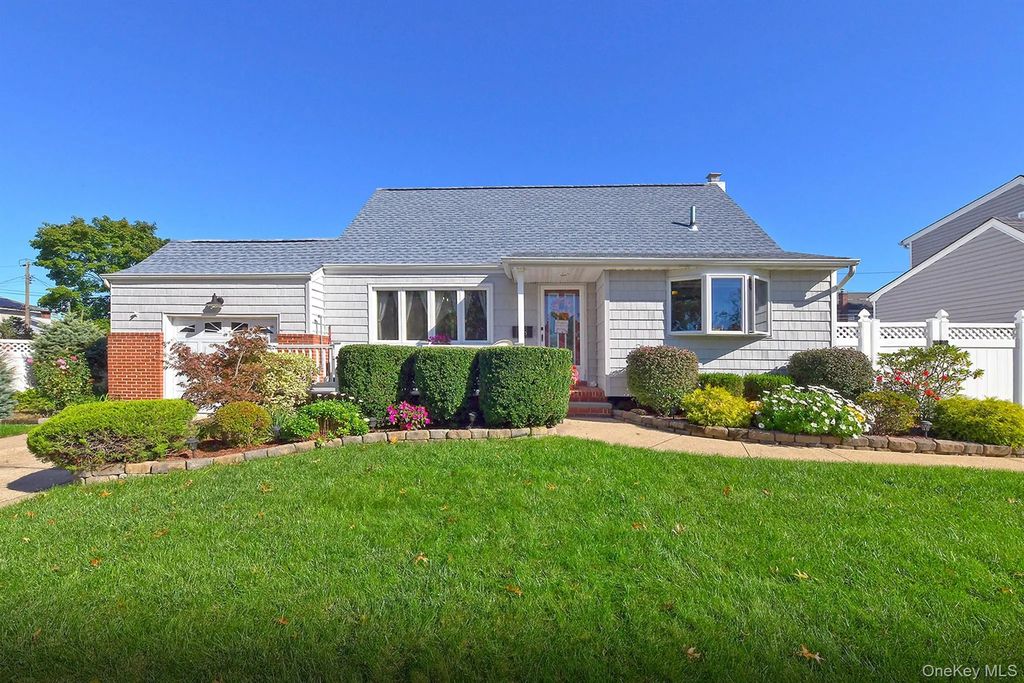 3153 Ward Lane, Wantagh