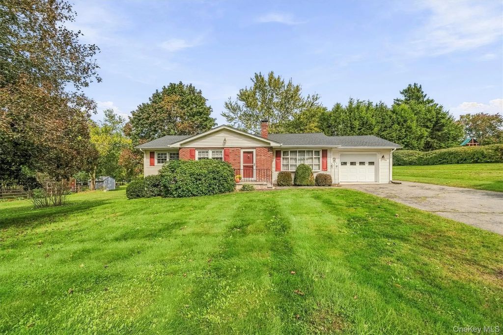 38 Blossom Lane, Wallkill