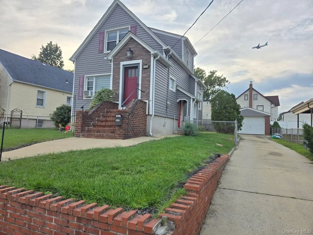 104 Ormonde Boulevard # House Rental, Valley Stream