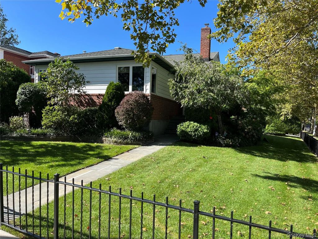 20953 28th Avenue, Bayside