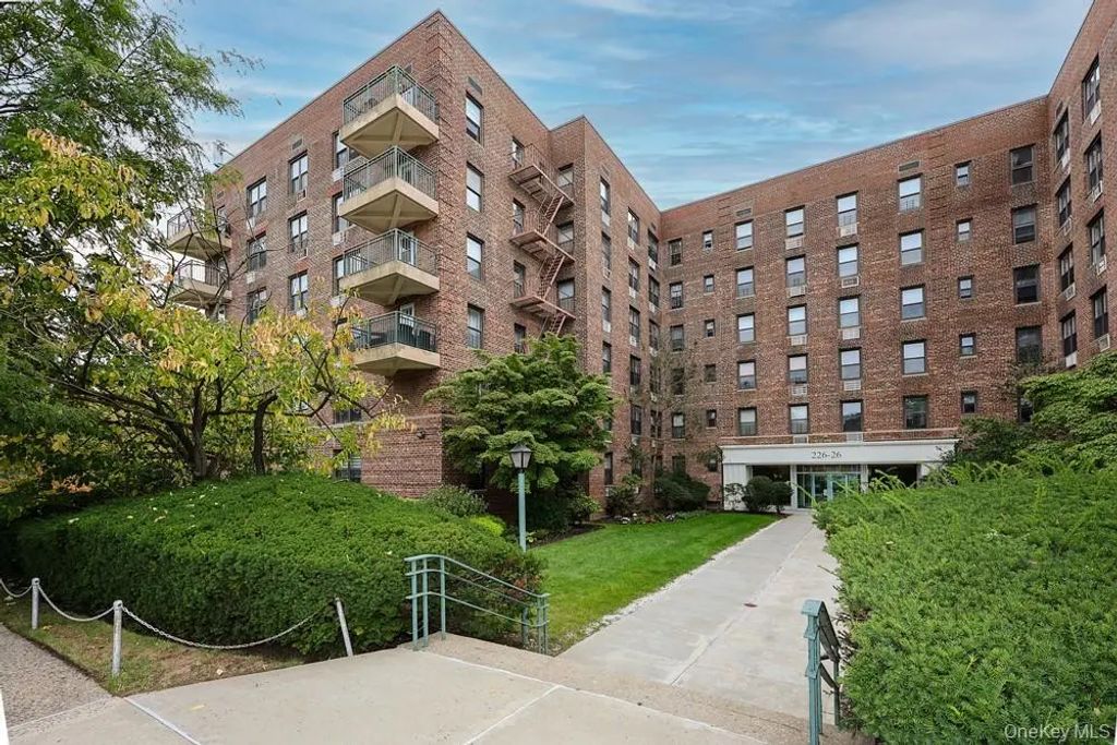 226-26 Union Turnpike # 6h, Oakland Gardens