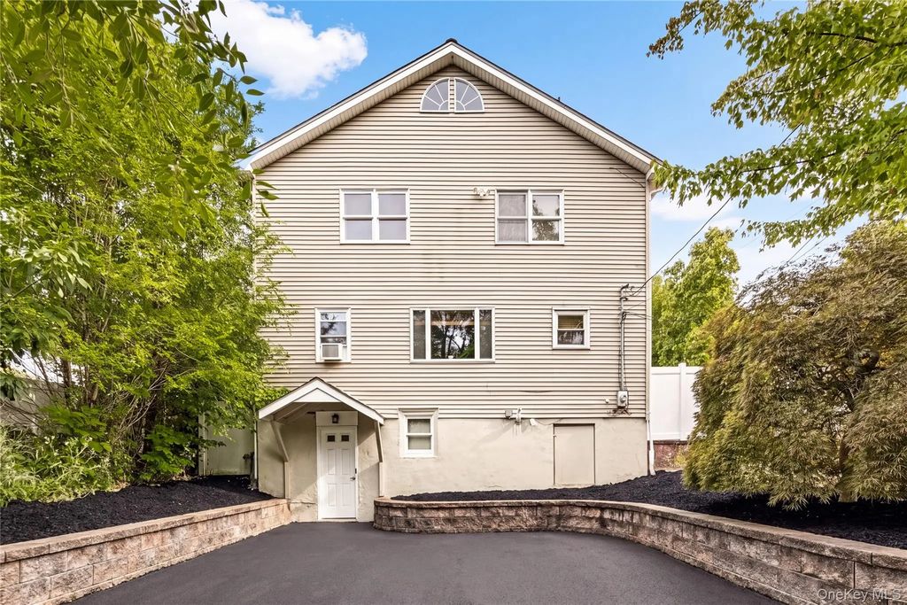 6 Ursa Avenue, Greenwood Lake