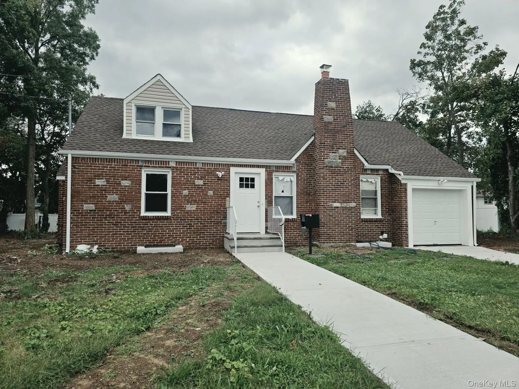 870 Southern Parkway, Uniondale