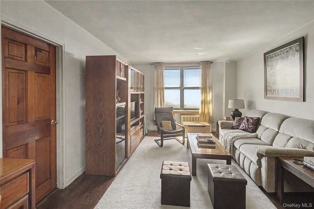 139-15 83rd Ave Ave # 703, Briarwood