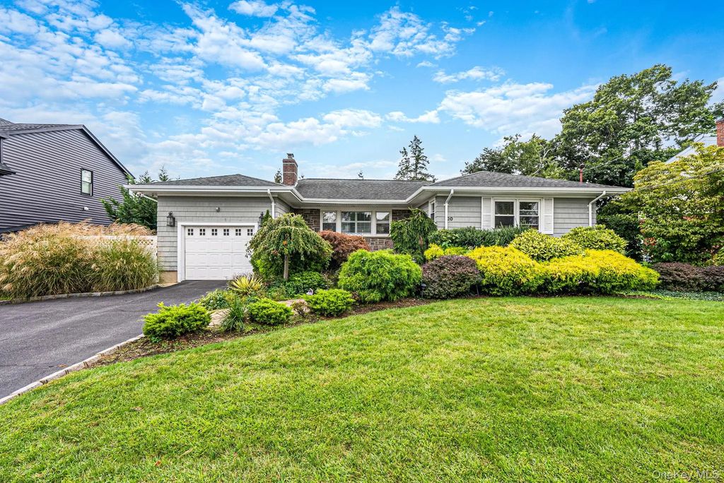20 Argonne Place, Massapequa