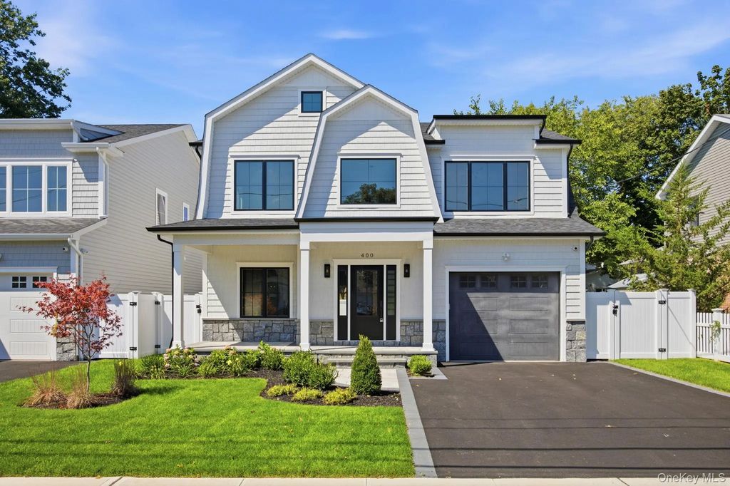 400 Langley Avenue, West Hempstead