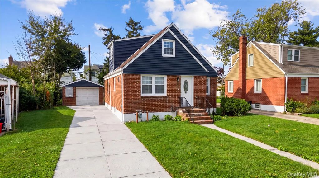 1977 Jackson Avenue, Elmont