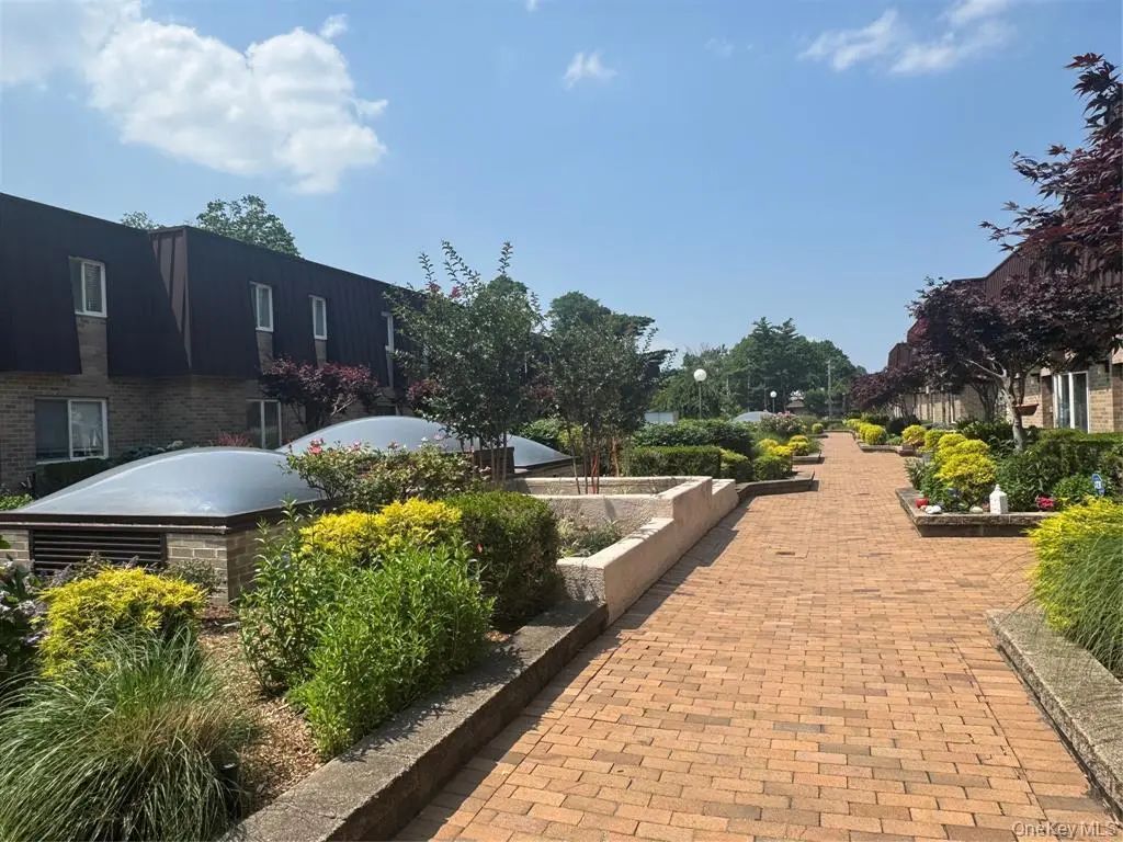200 Hilton Avenue # 30, Hempstead