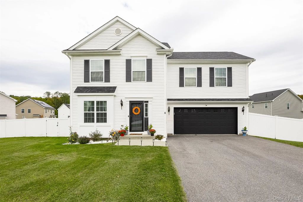6 Stonewall Circle, Poughkeepsie
