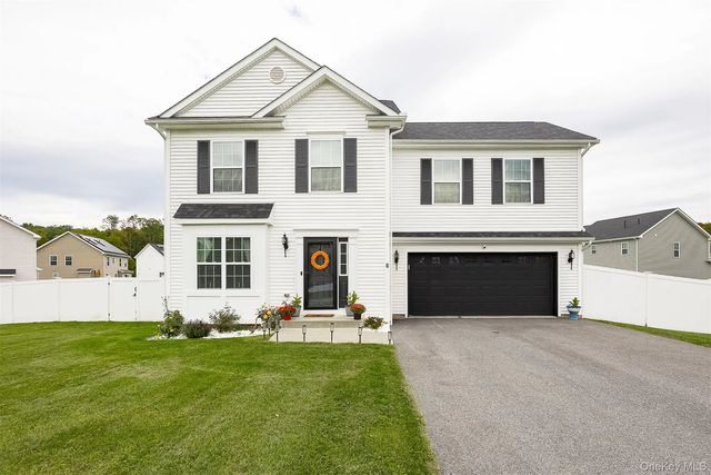 6 Stonewall Circle, Poughkeepsie