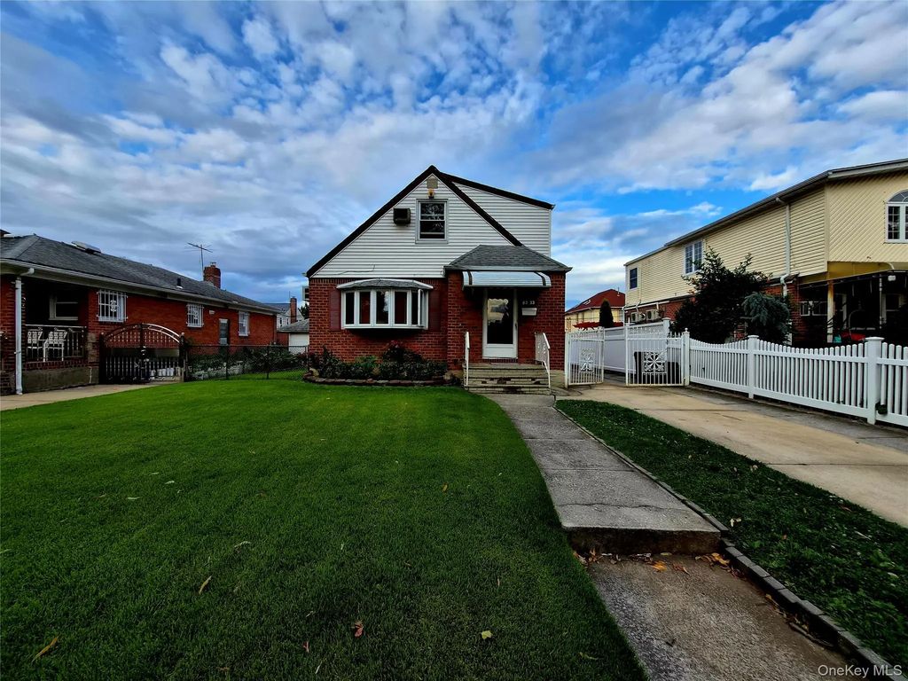 8333 251st Street, Bellerose